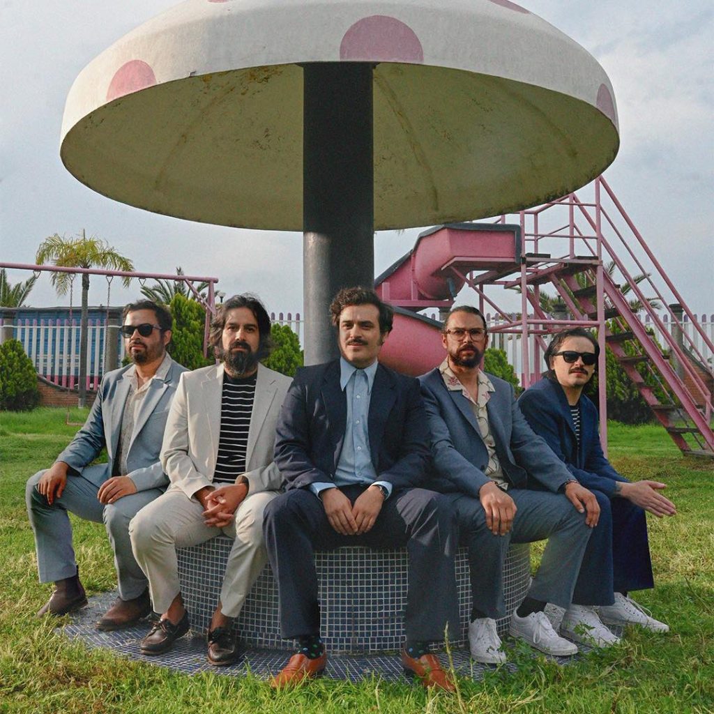 Enjambre lanza 'Daños Luz', un álbum sobre el tiempo, el daño y la transformación