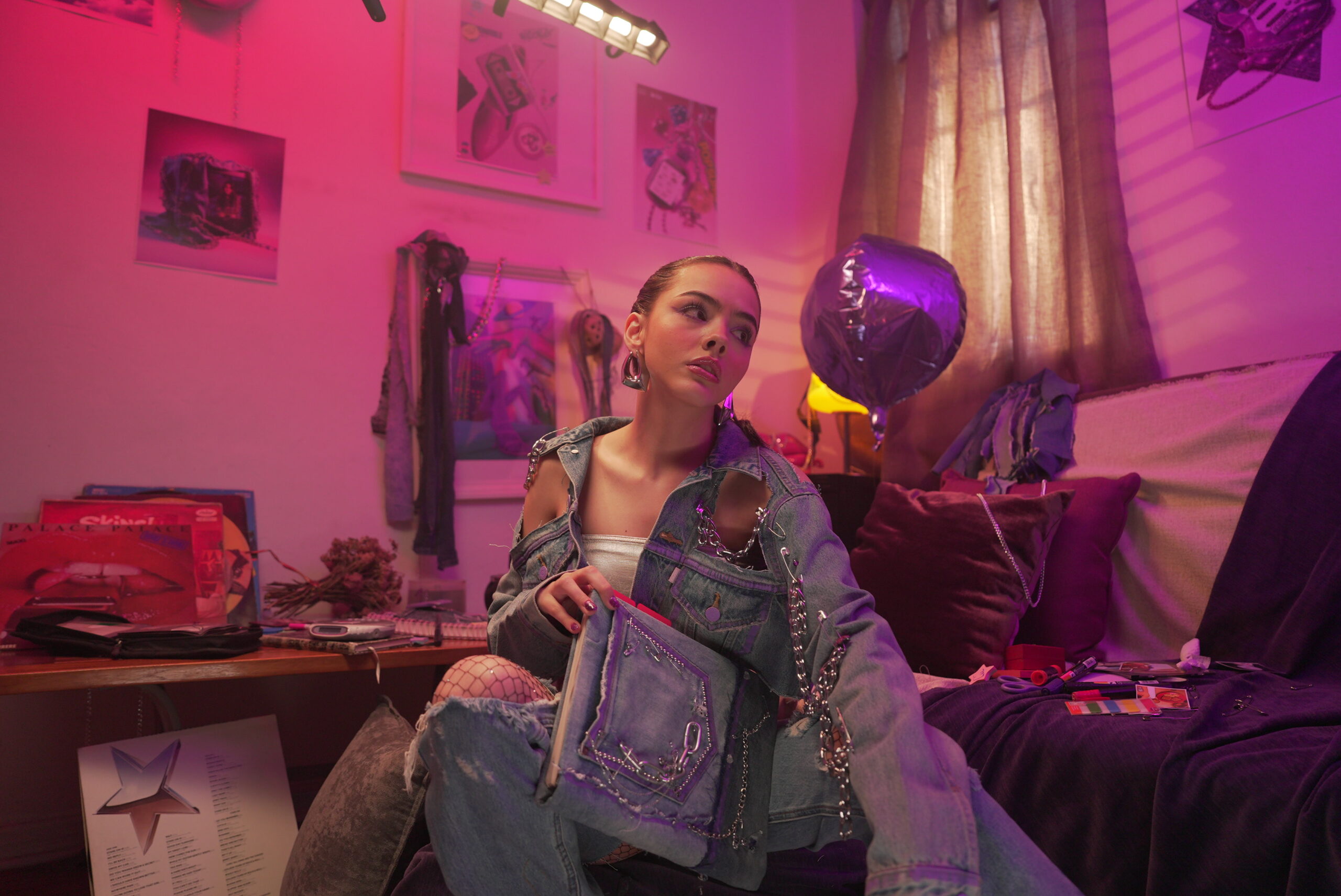 Descubre a Ana Sofi W  con su nuevo sencillo“Manual”