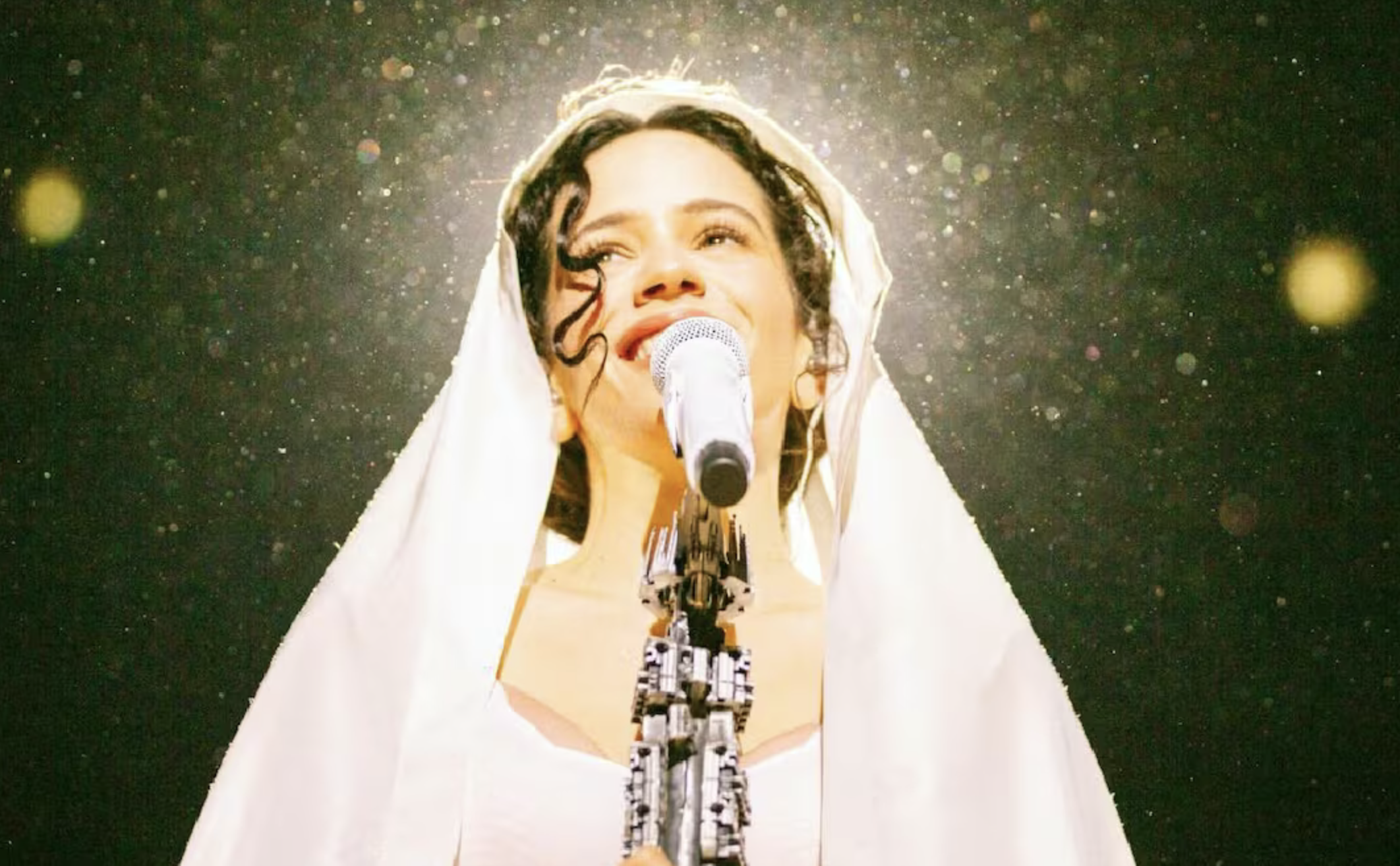 El confesionario de Rosalía durante el LUX Tour