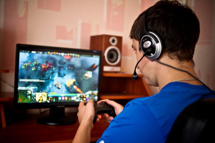 Beneficios de los videojuegos en la salud emocional de los jóvenes