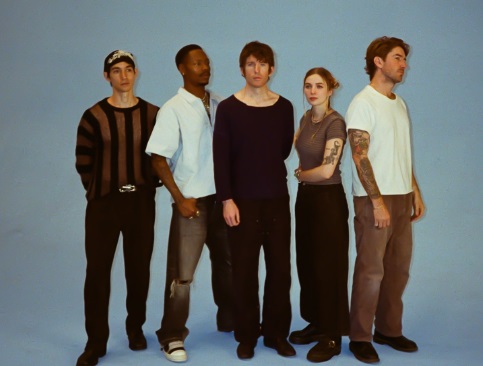 Turnstile anuncia una nueva versión de "Never Enough" con un elenco de invitados inaudito